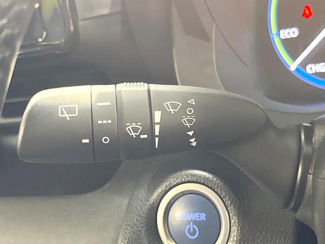 ヤリスクロス ハイブリッドＺ　純正８型ディスプレイ　全周囲カメラ　衝突軽減装置　レーダークルーズ　禁煙車　シートヒーター　パワーシート　コーナーセンサー　スマートキー　ＬＥＤヘッド　ＥＴＣ　純正１８インチアルミ　オートハイビーム（41枚目）