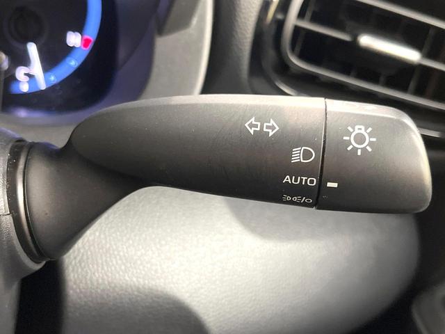 ヤリスクロス ハイブリッドＺ　純正８型ディスプレイ　全周囲カメラ　衝突軽減装置　レーダークルーズ　禁煙車　シートヒーター　パワーシート　コーナーセンサー　スマートキー　ＬＥＤヘッド　ＥＴＣ　純正１８インチアルミ　オートハイビーム（42枚目）