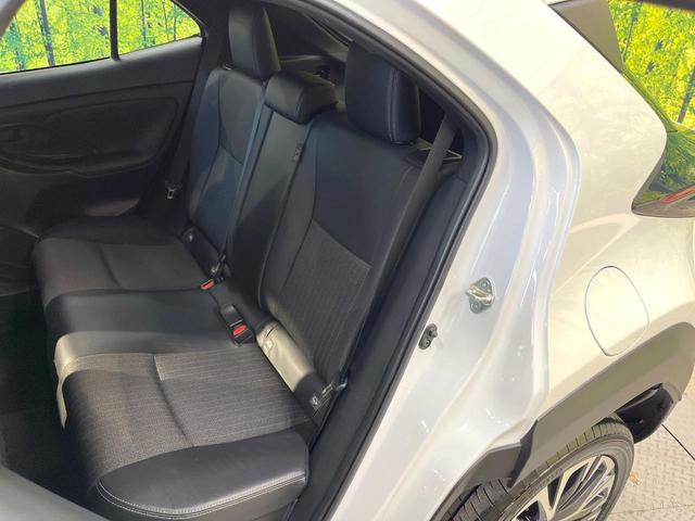 ヤリスクロス ハイブリッドＺ　純正８型ディスプレイ　全周囲カメラ　衝突軽減装置　レーダークルーズ　禁煙車　シートヒーター　パワーシート　コーナーセンサー　スマートキー　ＬＥＤヘッド　ＥＴＣ　純正１８インチアルミ　オートハイビーム（50枚目）