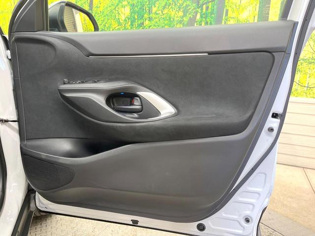 ヤリスクロス ハイブリッドＺ　純正８型ディスプレイ　全周囲カメラ　衝突軽減装置　レーダークルーズ　禁煙車　シートヒーター　パワーシート　コーナーセンサー　スマートキー　ＬＥＤヘッド　ＥＴＣ　純正１８インチアルミ　オートハイビーム（56枚目）