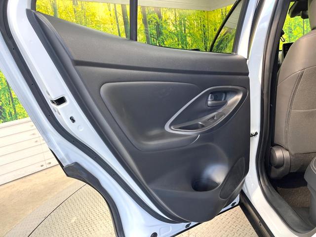 ヤリスクロス ハイブリッドＺ　純正８型ディスプレイ　全周囲カメラ　衝突軽減装置　レーダークルーズ　禁煙車　シートヒーター　パワーシート　コーナーセンサー　スマートキー　ＬＥＤヘッド　ＥＴＣ　純正１８インチアルミ　オートハイビーム（57枚目）