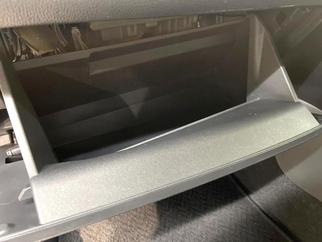 ヤリスクロス ハイブリッドＺ　純正８型ディスプレイ　全周囲カメラ　衝突軽減装置　レーダークルーズ　禁煙車　シートヒーター　パワーシート　コーナーセンサー　スマートキー　ＬＥＤヘッド　ＥＴＣ　純正１８インチアルミ　オートハイビーム（59枚目）