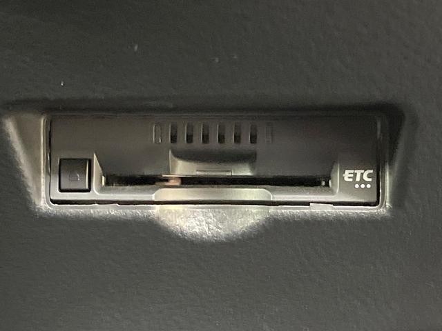 Ｃ－ＨＲ Ｇ　純正ＳＤナビ　バックカメラ　衝突被害軽減システム　レーダークルーズ　ハーフレザーシート　シートヒーター　ドラレコ　コーナーセンサー　スマートキー　ＬＥＤヘッド　ビルトインＥＴＣ　純正１８インチアルミ（6枚目）