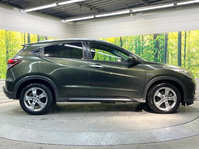 ヴェゼル ハイブリッドＸ　バックカメラ　衝突被害軽減システム　禁煙車　純正インターナビ　ドラレコ　スマートキー　ＬＥＤヘッド　ビルトインＥＴＣ　クルコン　純正１７インチアルミ　オートライト　オートエアコン　Ｂｌｕｅｔｏｏｔｈ（27枚目）