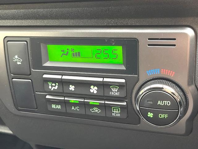 ハイエースバン スーパーＧＬ　ダークプライムＩＩ　純正ＳＤナビ　全周囲カメラ　両側電動ドア　衝突被害軽減システム　禁煙車　ハーフレザーシート　ドラレコ　コーナーセンサー　スマートキー　ＬＥＤヘッド　オートエアコン　スマートキー　ビルトインＥＴＣ（6枚目）