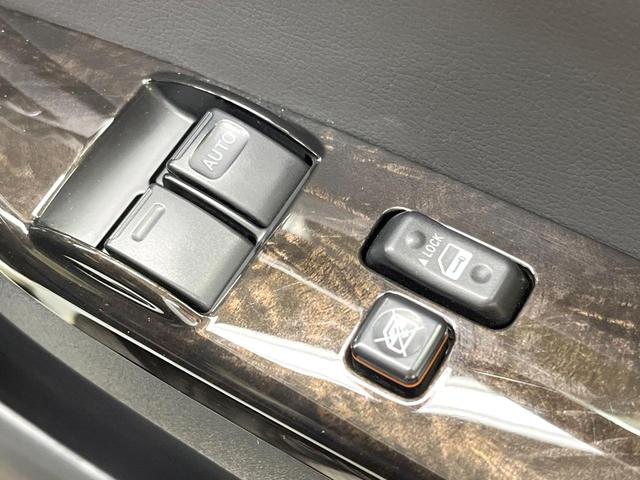 ハイエースバン スーパーＧＬ　ダークプライムＩＩ　純正ＳＤナビ　全周囲カメラ　両側電動ドア　衝突被害軽減システム　禁煙車　ハーフレザーシート　ドラレコ　コーナーセンサー　スマートキー　ＬＥＤヘッド　オートエアコン　スマートキー　ビルトインＥＴＣ（25枚目）