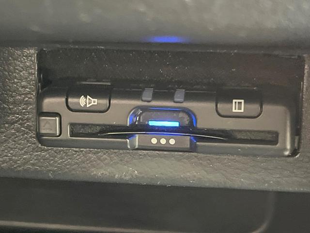 ワゴンＲ ＦＺ　純子８インチナビ　バックカメラ　衝突被害軽減システム　禁煙車　スマートキー　ＨＩＤヘッド　オートライト　オートエアコン　Ｂｌｕｅｔｏｏｔｈ　ＣＤ　ＤＶＤ再生　フルセグ（6枚目）