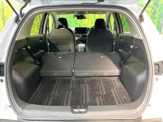 ノート Ｘ　メーカー純正９型ナビ　全周囲カメラ　エマージェンシーブレーキ　ＢＳＭ　禁煙車　デジタルインナーミラー　シートヒーター　ステアリングヒーター　ＥＴＣ　ドラレコ　Ｂｌｕｅｔｏｏｔｈ接続　ＬＥＤヘッドライト（10枚目）