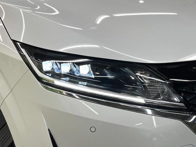 ノート Ｘ　メーカー純正９型ナビ　全周囲カメラ　エマージェンシーブレーキ　ＢＳＭ　禁煙車　デジタルインナーミラー　シートヒーター　ステアリングヒーター　ＥＴＣ　ドラレコ　Ｂｌｕｅｔｏｏｔｈ接続　ＬＥＤヘッドライト（12枚目）