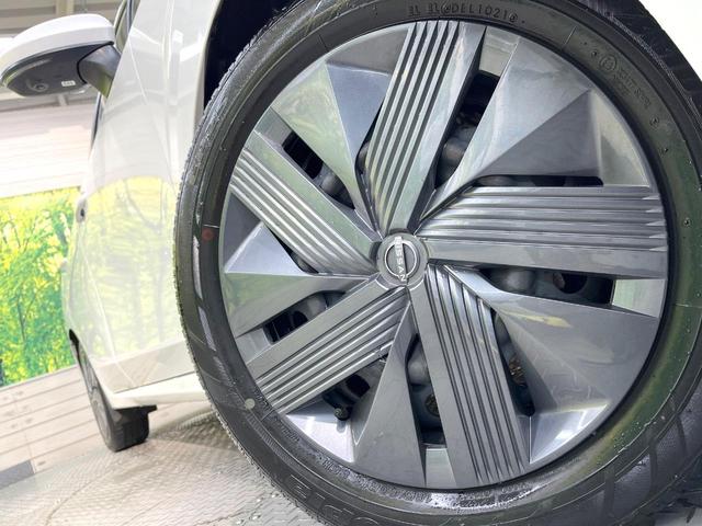 ノート Ｘ　メーカー純正９型ナビ　全周囲カメラ　エマージェンシーブレーキ　ＢＳＭ　禁煙車　デジタルインナーミラー　シートヒーター　ステアリングヒーター　ＥＴＣ　ドラレコ　Ｂｌｕｅｔｏｏｔｈ接続　ＬＥＤヘッドライト（13枚目）