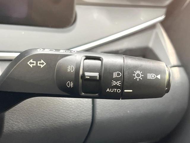 ノート Ｘ　メーカー純正９型ナビ　全周囲カメラ　エマージェンシーブレーキ　ＢＳＭ　禁煙車　デジタルインナーミラー　シートヒーター　ステアリングヒーター　ＥＴＣ　ドラレコ　Ｂｌｕｅｔｏｏｔｈ接続　ＬＥＤヘッドライト（49枚目）