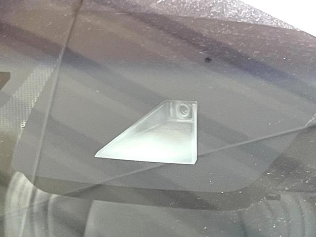 ハリアーハイブリッド Ｚ　レザーパッケージ　純正１２インチディスプレイオーディオ　全周囲カメラカメラ　ＪＢＬサウンド　衝突被害軽減システム　ブラインドスポットモニター　レーダークルーズ　禁煙車　電動リアゲート　革シート　コーナーセンサー（5枚目）