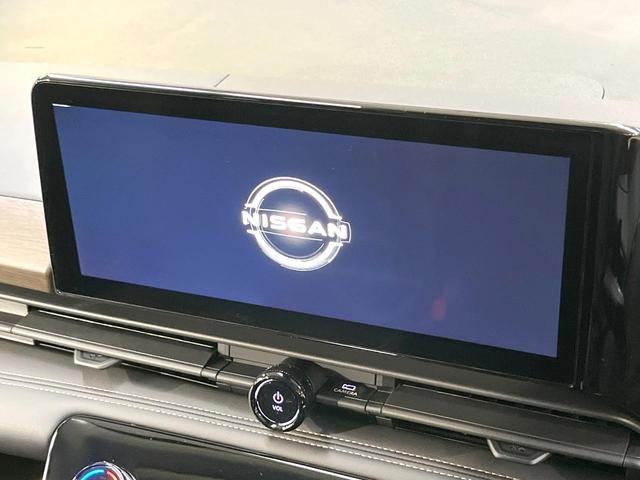 セレナ ハイウェイスターＶ　登録済未使用車　１２．３型メーカーナビ　全周囲カメラ　両側電動ドア　衝突被害軽減システム　レーダークルーズ　コーナーセンサー　スマートキー　ＬＥＤヘッド　フルセグＴＶ　オートライト　オートエアコン（3枚目）