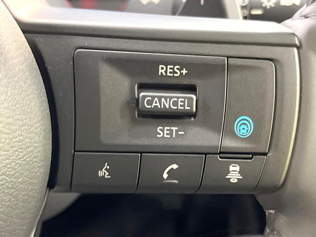 セレナ ハイウェイスターＶ　登録済未使用車　１２．３型メーカーナビ　全周囲カメラ　両側電動ドア　衝突被害軽減システム　レーダークルーズ　コーナーセンサー　スマートキー　ＬＥＤヘッド　フルセグＴＶ　オートライト　オートエアコン（5枚目）