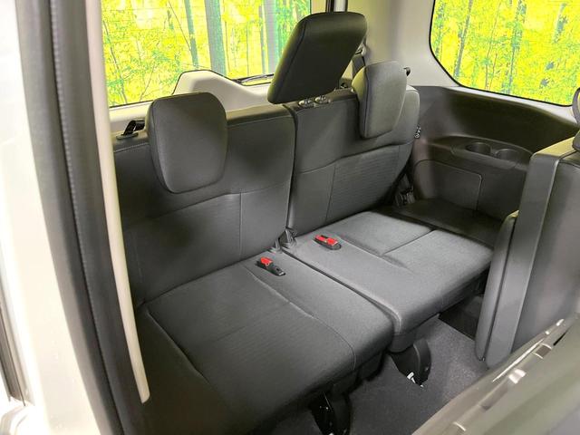 セレナ ハイウェイスターＶ　登録済未使用車　１２．３型メーカーナビ　全周囲カメラ　両側電動ドア　衝突被害軽減システム　レーダークルーズ　コーナーセンサー　スマートキー　ＬＥＤヘッド　フルセグＴＶ　オートライト　オートエアコン（10枚目）