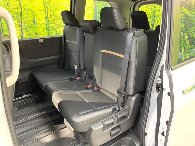 セレナ ハイウェイスターＶ　登録済未使用車　１２．３型メーカーナビ　全周囲カメラ　両側電動ドア　衝突被害軽減システム　レーダークルーズ　コーナーセンサー　スマートキー　ＬＥＤヘッド　フルセグＴＶ　オートライト　オートエアコン（42枚目）