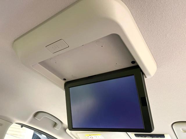 セレナ ハイウェイスターＶ　純正９型ＳＤナビ　後席モニター　全周囲カメラ　両側電動ドア　衝突被害軽減システム　レーダークルーズ　禁煙車　ドラレコ　コーナーセンサー　スマートキー　ＬＥＤヘッド　ビルトインＥＴＣ（4枚目）