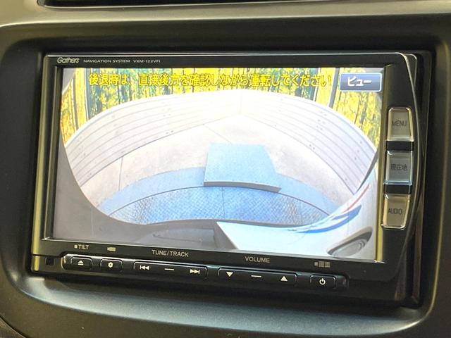 フィットハイブリッド ＲＳ　純正ＳＤナビ　バックカメラ　禁煙車　ドラレコ　スマートキー　ＨＩＤヘッド　ビルトインＥＴＣ　クルコン　純正１６インチアルミ　オートライト　オートエアコン　Ｂｌｕｅｔｏｏｔｈ　ＣＤ　ＤＶＤ再生（4枚目）