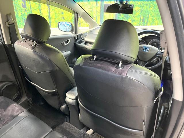 フィットハイブリッド ＲＳ　純正ＳＤナビ　バックカメラ　禁煙車　ドラレコ　スマートキー　ＨＩＤヘッド　ビルトインＥＴＣ　クルコン　純正１６インチアルミ　オートライト　オートエアコン　Ｂｌｕｅｔｏｏｔｈ　ＣＤ　ＤＶＤ再生（38枚目）