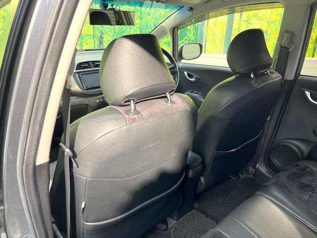 フィットハイブリッド ＲＳ　純正ＳＤナビ　バックカメラ　禁煙車　ドラレコ　スマートキー　ＨＩＤヘッド　ビルトインＥＴＣ　クルコン　純正１６インチアルミ　オートライト　オートエアコン　Ｂｌｕｅｔｏｏｔｈ　ＣＤ　ＤＶＤ再生（39枚目）