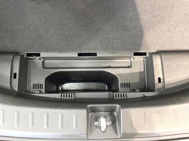 フィットハイブリッド ＲＳ　純正ＳＤナビ　バックカメラ　禁煙車　ドラレコ　スマートキー　ＨＩＤヘッド　ビルトインＥＴＣ　クルコン　純正１６インチアルミ　オートライト　オートエアコン　Ｂｌｕｅｔｏｏｔｈ　ＣＤ　ＤＶＤ再生（42枚目）