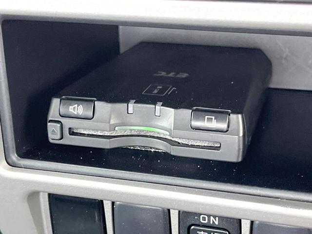  ベースグレード　６速ＭＴ車　ディーゼル　ＳＤナビ　ＨＩＤヘッド　ＥＴＣ（4枚目）