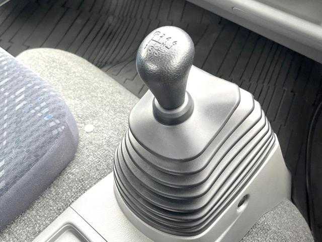  ベースグレード　６速ＭＴ車　ディーゼル　ＳＤナビ　ＨＩＤヘッド　ＥＴＣ（5枚目）