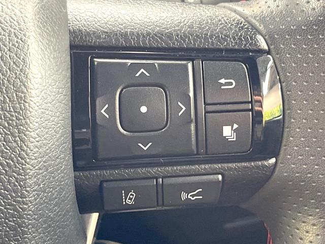 ハイラックス Ｚ　ＧＲスポーツ　純正８型ナビ付ディスプレイオーディオ　全周囲カメラ　レーダークルーズ　衝突軽減装置　禁煙車　ハーフレザーシート　パワーシート　ドラレコ　コーナーセンサー　スマートキー　ＬＥＤヘッド　ＥＴＣ（5枚目）