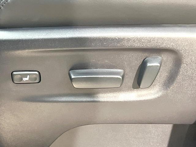 ヴェルファイア ２．５Ｚ　Ｇエディション　ＴＲＤエアロ　両側電動ドア　純正１０型ＳＤナビ　後席モニター　バックカメラ　衝突被害軽減システム　レーダークルーズ　禁煙車　電動リアゲート　レザーシート　前席シートエアコン　パワーシート（32枚目）