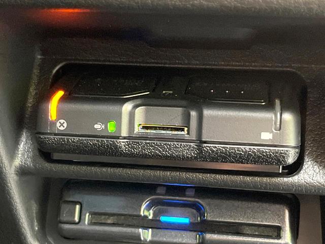 ＭＡＺＤＡ３ファストバック １５Ｓ　レザーツーリングセレクション　１０．２５型マツダコネクトナビ　全周囲カメラ　衝突軽減装置　レーダークルーズ　禁煙車　レザーシート　パワーシート　ドラレコ　コーナーセンサー　ＬＥＤヘッド　ＥＴＣ　純正１８インチＡＷ　オートハイビーム（33枚目）