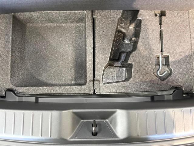 ＭＡＺＤＡ３ファストバック １５Ｓ　レザーツーリングセレクション　１０．２５型マツダコネクトナビ　全周囲カメラ　衝突軽減装置　レーダークルーズ　禁煙車　レザーシート　パワーシート　ドラレコ　コーナーセンサー　ＬＥＤヘッド　ＥＴＣ　純正１８インチＡＷ　オートハイビーム（62枚目）