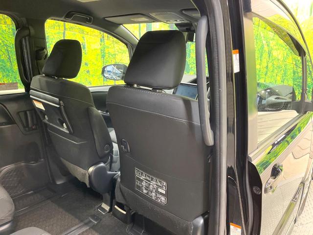 ヴォクシー ハイブリッドＺＳ　モデリスタエアロ　純正１０型ＳＤナビ　両側電動ドア　後席モニター　バックカメラ　衝突軽減装置　禁煙車　スマートキー　ＬＥＤヘッド　ビルトインＥＴＣ　クルコン　純正１６インチアルミ　オートハイビーム（52枚目）