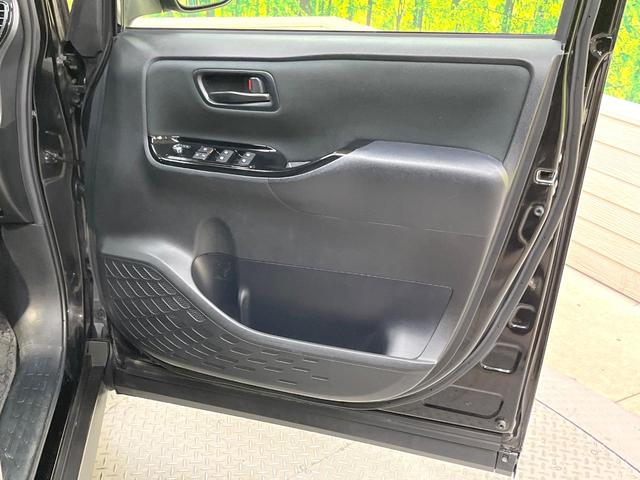 ヴォクシー ハイブリッドＺＳ　モデリスタエアロ　純正１０型ＳＤナビ　両側電動ドア　後席モニター　バックカメラ　衝突軽減装置　禁煙車　スマートキー　ＬＥＤヘッド　ビルトインＥＴＣ　クルコン　純正１６インチアルミ　オートハイビーム（56枚目）