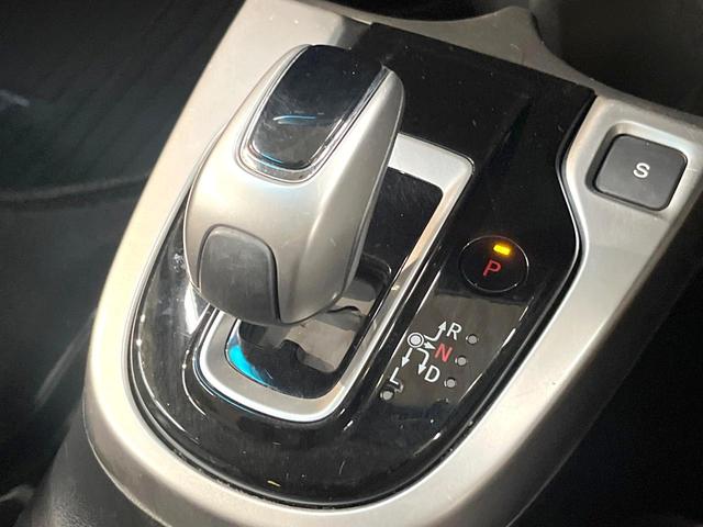 フィットハイブリッド L ホンダセンシング 純正SDナビ バックカメラ 衝突被害軽減システム 禁煙車 ハーフレザーシート ドラレコ スマートキー LEDヘッド ビルトインETC 車線逸脱警報 オートライト オートエアコン Bluetooth(50枚目)