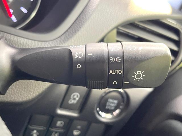 ヴォクシー ＺＳ　煌　純正９型ＳＤナビ　後席モニター　バックカメラ　両側電動ドア　衝突被害軽減システム　禁煙車　ドラレコ　スマートキー　ＬＥＤヘッド　ビルトインＥＴＣ　クルコン　純正１６インチアルミ　オートハイビーム（44枚目）