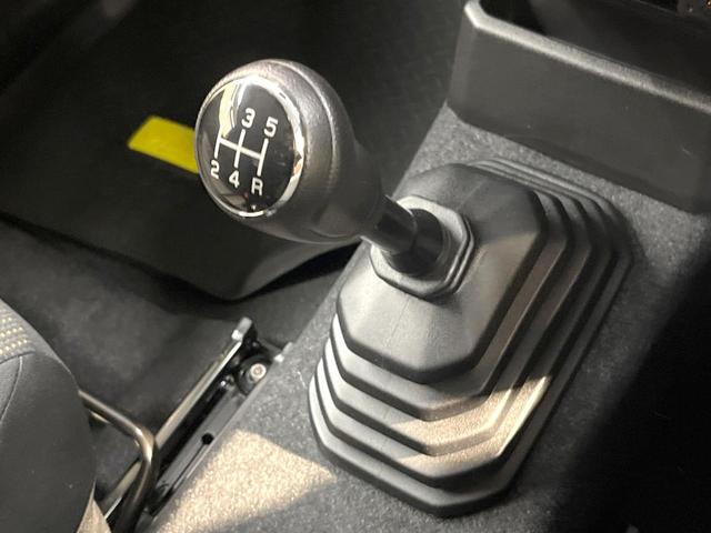 ジムニー ＸＣ　５速ＭＴ　ディスプレイオーディオ　バックカメラ　衝突被害軽減システム　クルコン　禁煙車　スマートキー　ＬＥＤヘッド　ＥＴＣ　純正１６インチアルミ　オートハイビーム　オートライト　オートエアコン（3枚目）