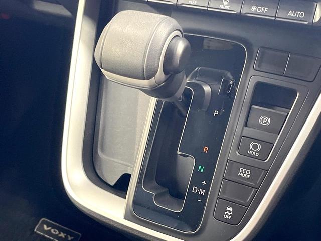 ヴォクシー Ｓ－Ｚ　ディスプレイオーディオプラス　両側電動ドア　後席モニター　バックカメラ　衝突被害軽減システム　レーダークルーズ　禁煙車　コーナーセンサー　スマートキー　ＬＥＤヘッド　ビルトインＥＴＣ（21枚目）