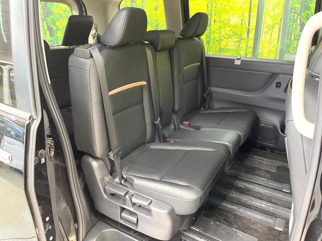 セレナ ハイウェイスターＶ　メーカーナビ　全周囲カメラ　両側電動ドア　衝突被害軽減システム　レーダークルーズ　禁煙車　ハーフレザーシート　コーナーセンサー　スマートキー　ＬＥＤヘッド　ビルトインＥＴＣ（9枚目）