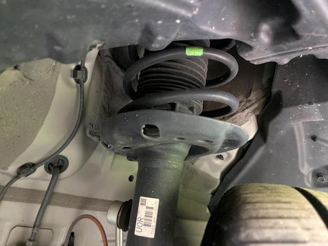 ヤリスクロス Z 全周囲カメラ 衝突被害軽減システム レーダークルーズ ハーフレザーシート パワーシート コーナーセンサー スマートキー LEDヘッド ビルトインETC 純正18インチアルミ オートハイビーム(34枚目)