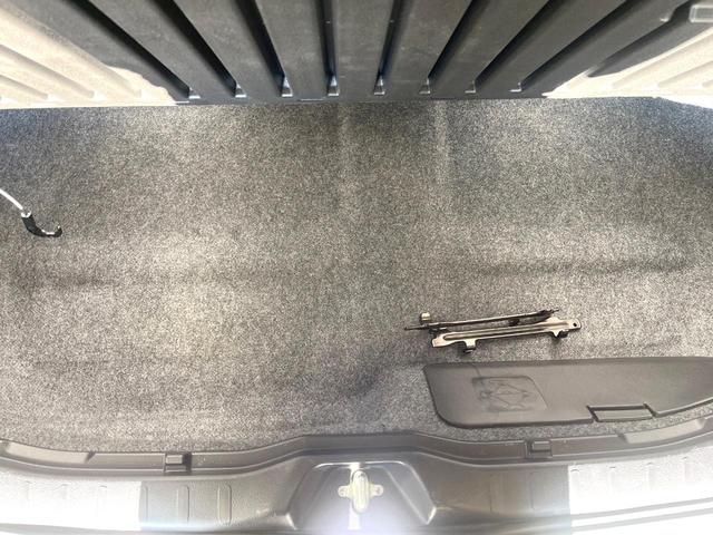 ヴォクシー ＺＳ　煌ＩＩ　後席モニター　１０型ＳＤナビ　両側電動ドア　バックカメラ　衝突被害軽減システム　禁煙車　コーナーセンサー　スマートキー　ＬＥＤヘッド　ビルトインＥＴＣ　クルコン　純正１６インチアルミ　オートハイビーム（42枚目）