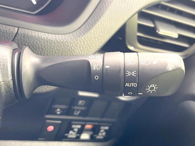 ヴォクシー ＺＳ　煌ＩＩ　後席モニター　１０型ＳＤナビ　両側電動ドア　バックカメラ　衝突被害軽減システム　禁煙車　コーナーセンサー　スマートキー　ＬＥＤヘッド　ビルトインＥＴＣ　クルコン　純正１６インチアルミ　オートハイビーム（49枚目）