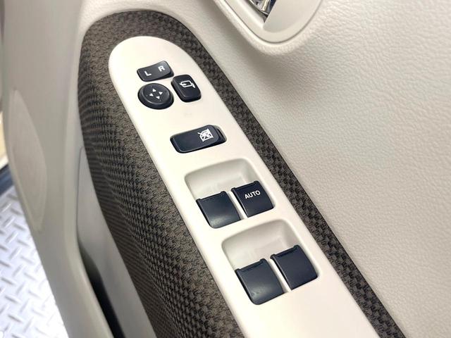 アルトラパン Fリミテッド SDナビ バックカメラ 衝突被害軽減システム 禁煙車 シートヒーター スマートキー HIDヘッド ETC 純正14インチアルミ オートライト オートエアコン Bluetooth CD DVD再生(29枚目)