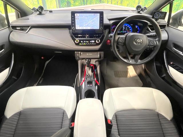 カローラツーリング ハイブリッド　ダブルバイビー　モデリスタエアロ　９型ディスプレイオーディオ　バックカメラ　１００Ｖ電源　衝突被害軽減システム　レーダークルーズ　禁煙車　ハーフレザーシート　スマートキー　ＬＥＤヘッド　ＥＴＣ２．０（2枚目）