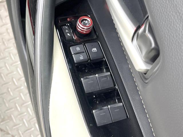 カローラツーリング ハイブリッド　ダブルバイビー　モデリスタエアロ　９型ディスプレイオーディオ　バックカメラ　１００Ｖ電源　衝突被害軽減システム　レーダークルーズ　禁煙車　ハーフレザーシート　スマートキー　ＬＥＤヘッド　ＥＴＣ２．０（34枚目）