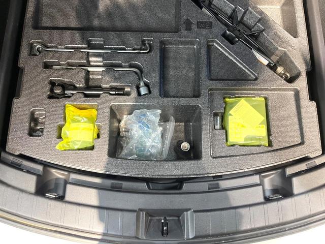 カローラツーリング ハイブリッド　ダブルバイビー　モデリスタエアロ　９型ディスプレイオーディオ　バックカメラ　１００Ｖ電源　衝突被害軽減システム　レーダークルーズ　禁煙車　ハーフレザーシート　スマートキー　ＬＥＤヘッド　ＥＴＣ２．０（40枚目）