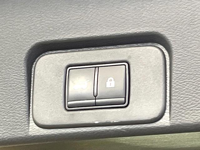 エクストレイル Ｇ　ｅ－４ＯＲＣＥ　純正ＳＤナビ　４ＷＤ　全周囲カメラ　１００Ｖ電源　衝突被害軽減システム　禁煙車　電動リアゲート　コーナーセンサー　スマートキー　ＬＥＤヘッド　ビルトインＥＴＣ　純正１９インチアルミ　オートハイビーム（42枚目）