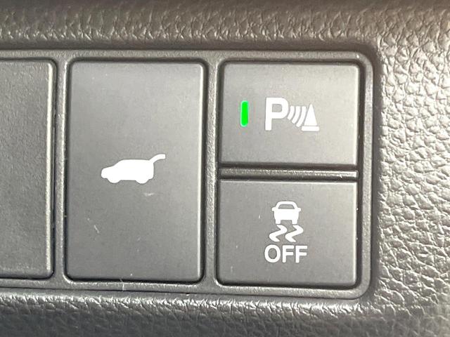 ヴェゼル ｅ：ＨＥＶ　Ｚ　メーカーナビ　バックカメラ　衝突被害軽減システム　レーダークルーズ　禁煙車　電動リアゲート　ハーフレザーシート　コーナーセンサー　スマートキー　ＬＥＤヘッド　ＥＴＣ２．０　純正１８インチアルミ（6枚目）