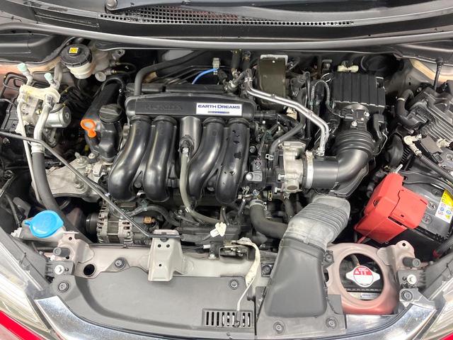 フィット １５ＸＬ　純正ＳＤナビ　バックカメラ　禁煙車　ハーフレザーシート　シートヒーター　スマートキー　ＬＥＤヘッド　ビルトインＥＴＣ　クルコン　オートライト　オートエアコン　Ｂｌｕｅｔｏｏｔｈ（20枚目）