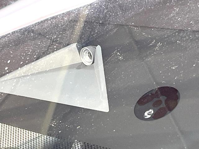 �y�O�H��-�`�����������z���s���ɑO���̎ԗ�����F�����A�Փ˂������Ȏ��͌x��ƃu���[�L�ŏՓˉ���Ɣ�Q�y�����A�V�X�g�B�����S�Ƀh���C�u�����y���݂��������܂��B