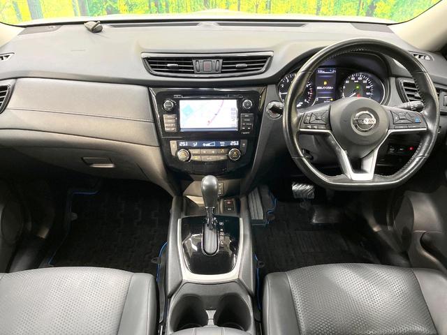 エクストレイル ２０Ｘｉ　ハイブリッド　全周囲カメラ　純正ＳＤナビ　衝突被害軽減システム　レーダークルーズ　禁煙車　電動リアゲート　全席シートヒーター　コーナーセンサー　スマートキー　ＬＥＤヘッド　ルーフレール　ビルトインＥＴＣ（2枚目）